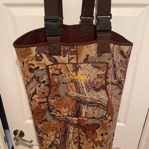 Cabelas chest waders size 12 boot...Very lightly used
